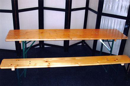 Duitse bierset: 2 banken 220 x 25 cm 1 x tafel 220 x 50